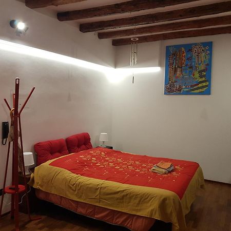 Monolocale Sui Tetti Di Bologna - Via Indipendenza Διαμέρισμα Εξωτερικό φωτογραφία